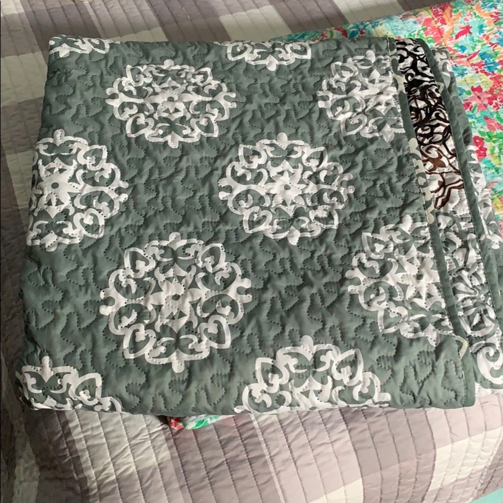 Reversible quilt full/queen